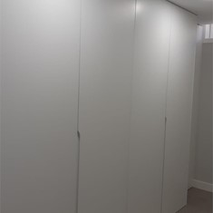 Armario minimalista 02