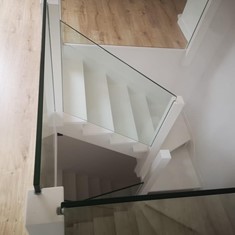 Escalera Lacada 02