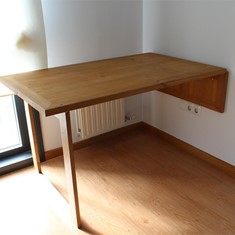 Mesa abatible. Abierta